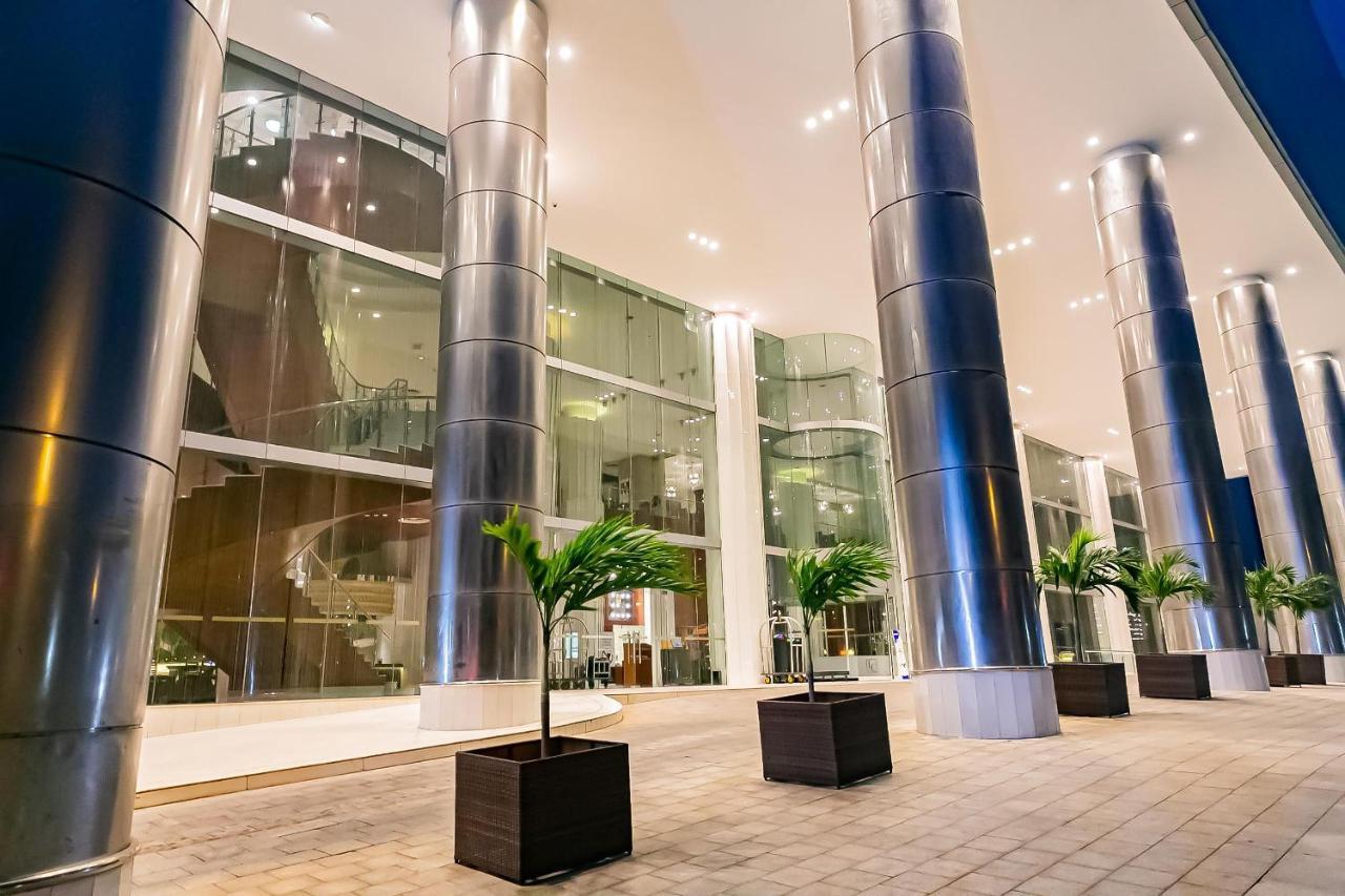 Lagos Continental Hotel Bagian luar foto The interior of the hotel