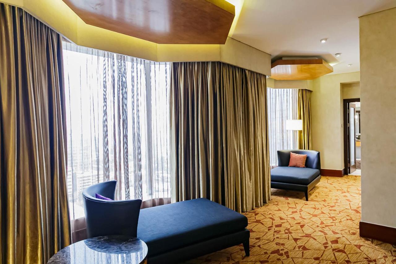 Lagos Continental Hotel Bagian luar foto A suite at the hotel