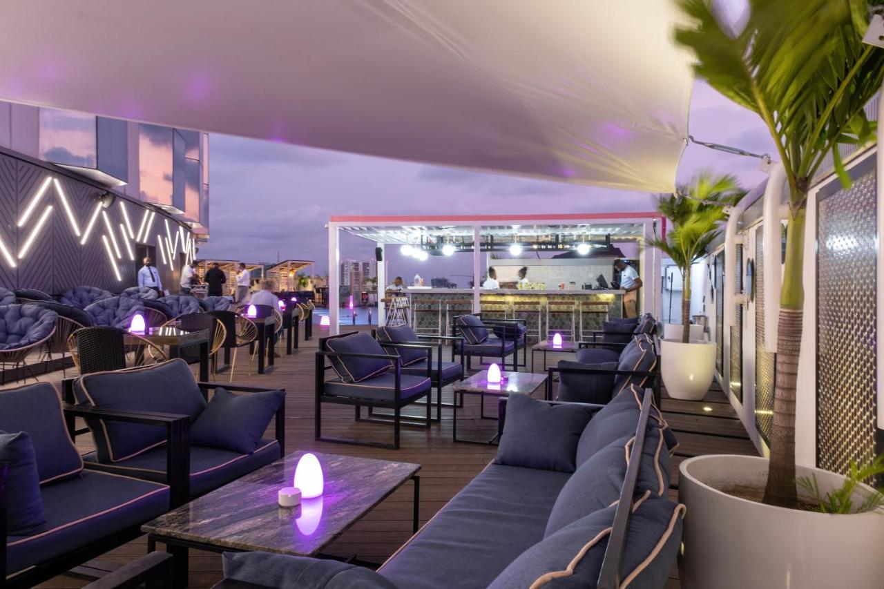 Lagos Continental Hotel Bagian luar foto Sky Bar