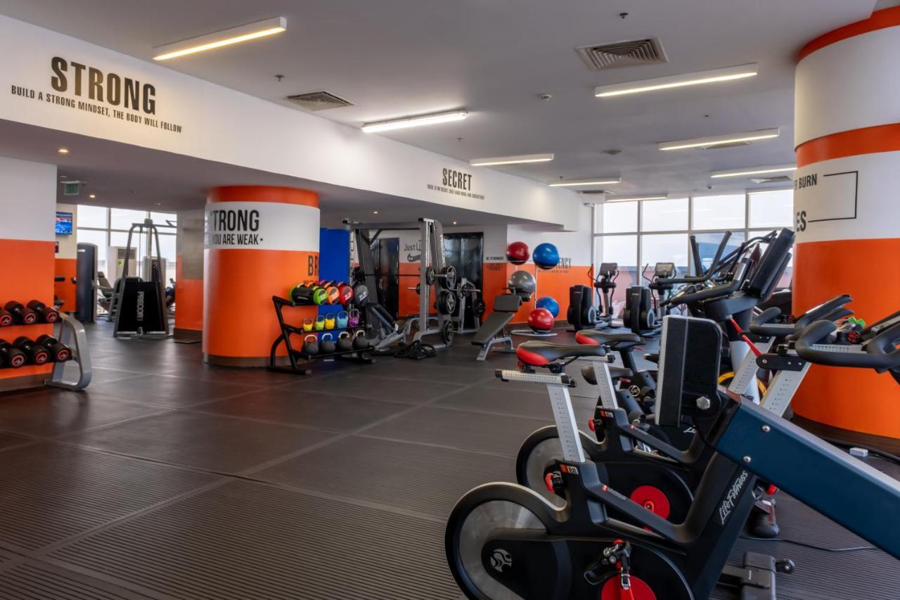 Lagos Continental Hotel Bagian luar foto The gym at the University of Roehampton
