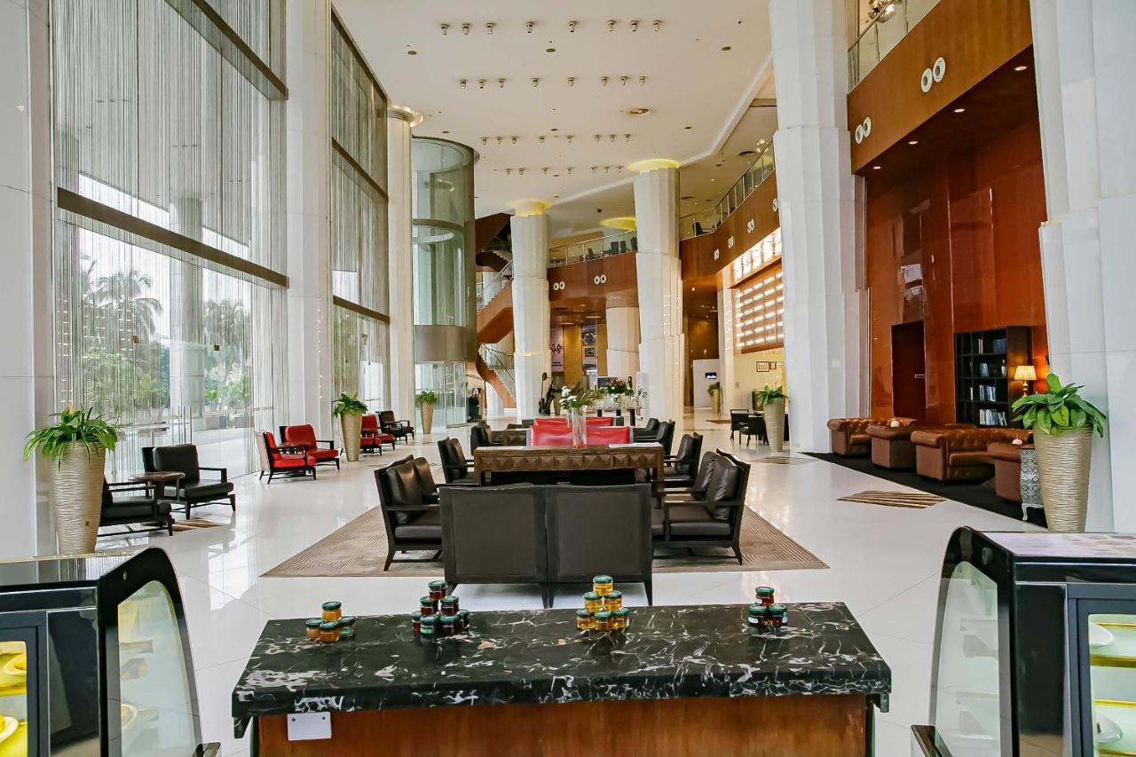 Lagos Continental Hotel Bagian luar foto Lobby