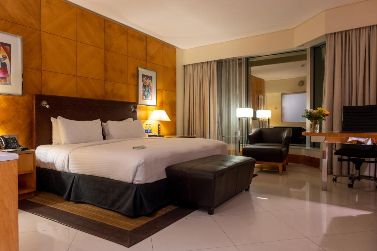 Lagos Continental Hotel Bagian luar foto A room at the Hilton Abuja